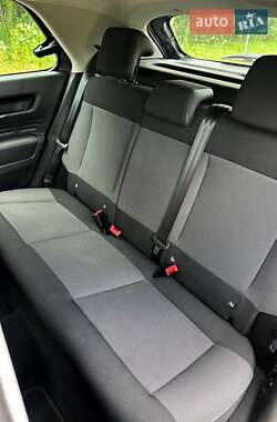 Внедорожник / Кроссовер Citroen C4 Cactus 2016 в 