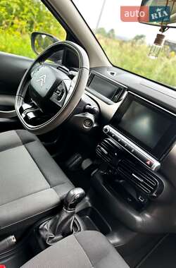 Внедорожник / Кроссовер Citroen C4 Cactus 2016 в 