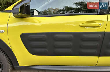 Внедорожник / Кроссовер Citroen C4 Cactus 2016 в 