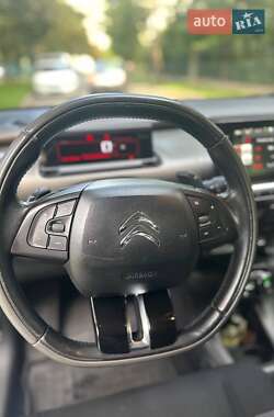 Внедорожник / Кроссовер Citroen C4 Cactus 2015 в 