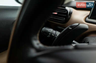 Хэтчбек Citroen C4 Cactus 2016 в 