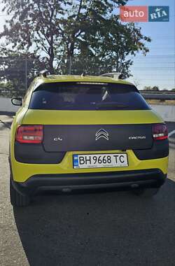 Внедорожник / Кроссовер Citroen C4 Cactus 2017 в 