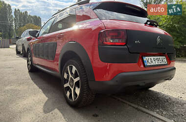 Внедорожник / Кроссовер Citroen C4 Cactus 2015 в 