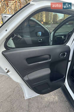 Внедорожник / Кроссовер Citroen C4 Cactus 2014 в 