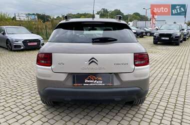 Внедорожник / Кроссовер Citroen C4 Cactus 2015 в 