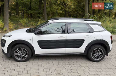 Внедорожник / Кроссовер Citroen C4 Cactus 2015 в 