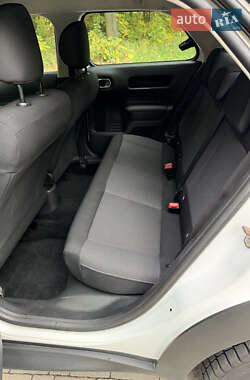 Внедорожник / Кроссовер Citroen C4 Cactus 2015 в 