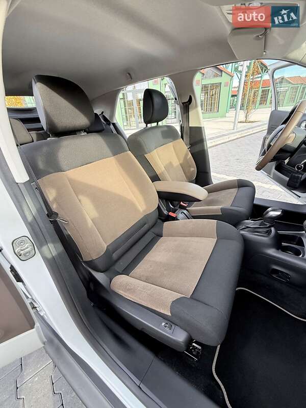 Позашляховик / Кросовер Citroen C4 Cactus 2017 в Києві фото 31 Позашляховик / Кросовер Citroen C4 Cactus 2017 в Києві