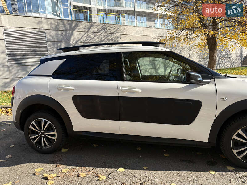 Внедорожник / Кроссовер Citroen C4 Cactus 2015 в Киеве фото 4 Внедорожник / Кроссовер Citroen C4 Cactus 2015 в Киеве