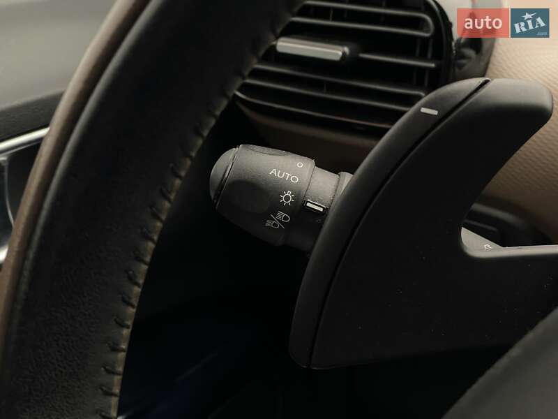 Хэтчбек Citroen C4 Cactus 2015 в Киеве