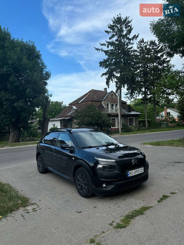 Внедорожник / Кроссовер Citroen C4 Cactus 2015 в Радехове