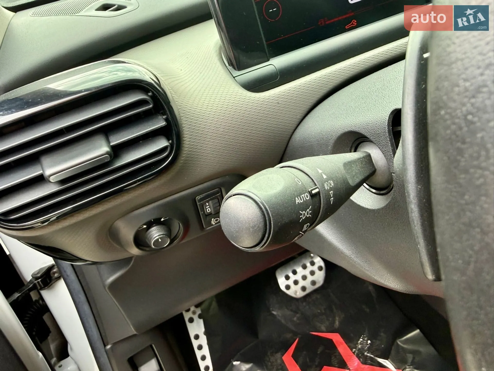 2018 Citroen C4 Cactus - мініатюра 19