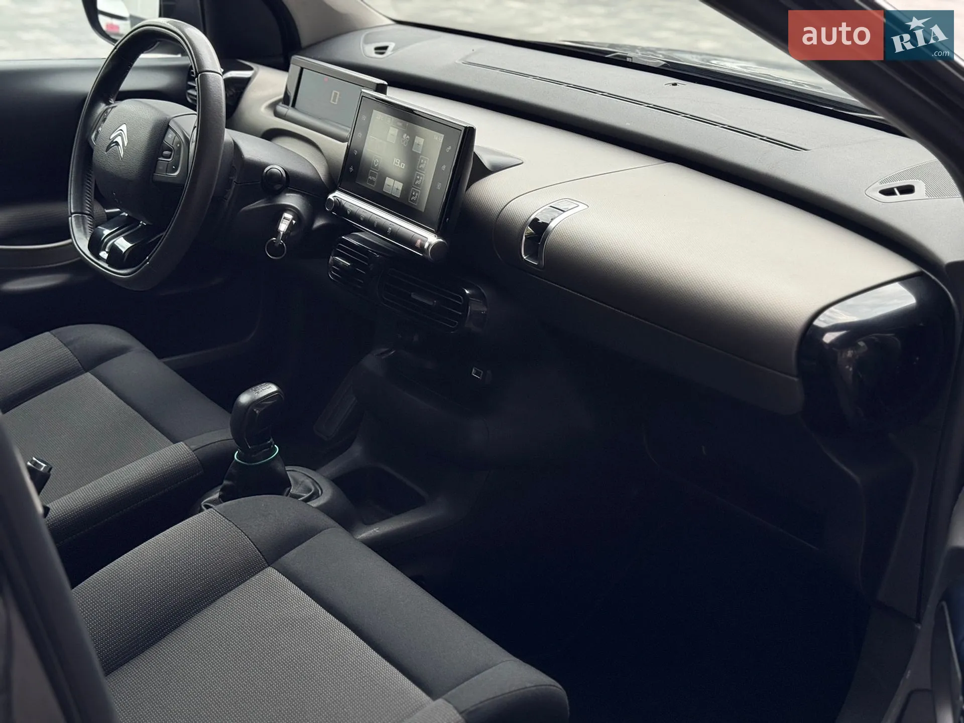 2017 Citroen C4 Cactus - мініатюра 16