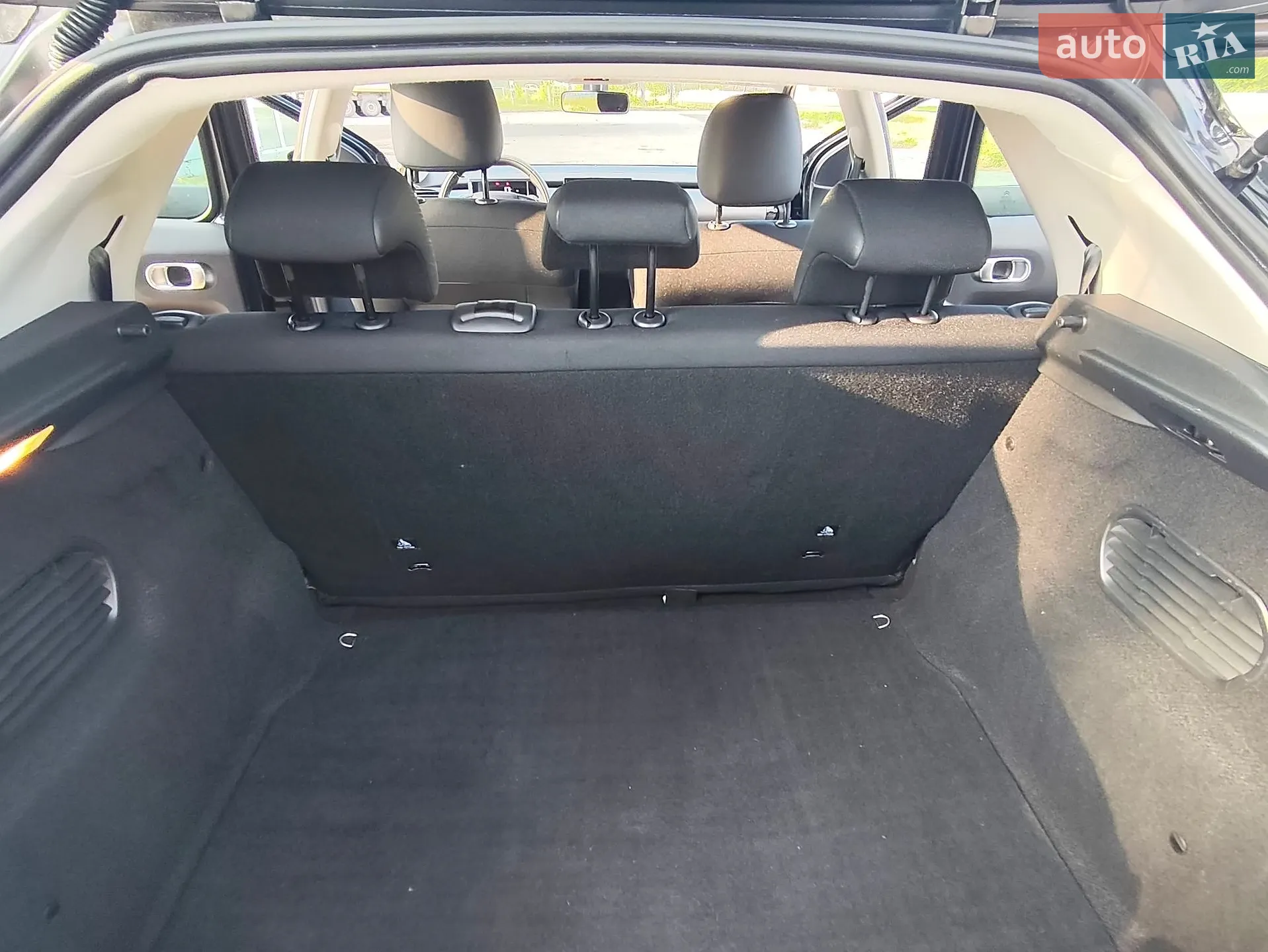 2015 Citroen C4 Cactus - мініатюра 24