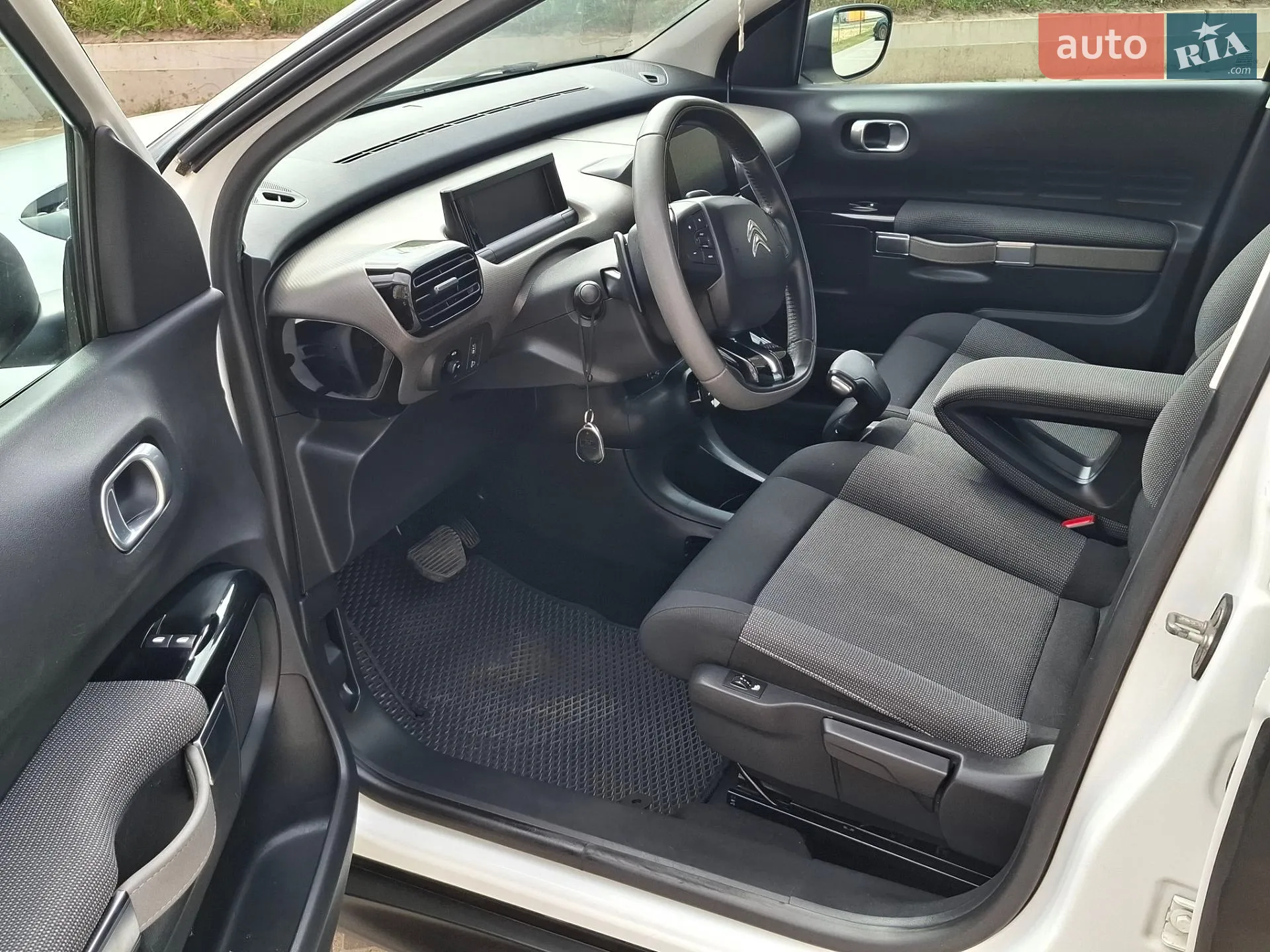 2017 Citroen C4 Cactus - мініатюра 14