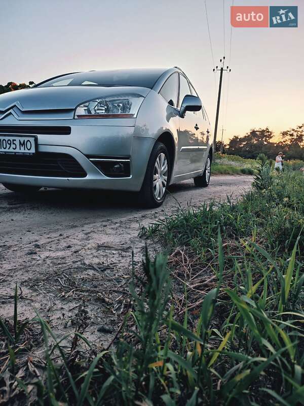 Микровэн Citroen C4 Picasso 2010 в 