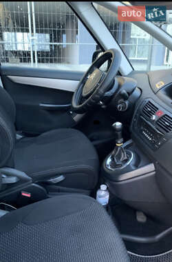 Микровэн Citroen C4 Picasso 2010 в 