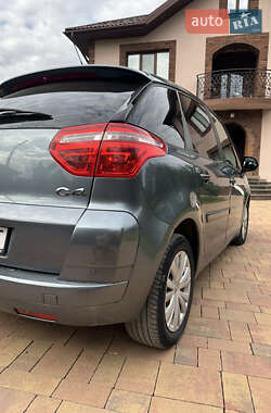 Микровэн Citroen C4 Picasso 2010 в 