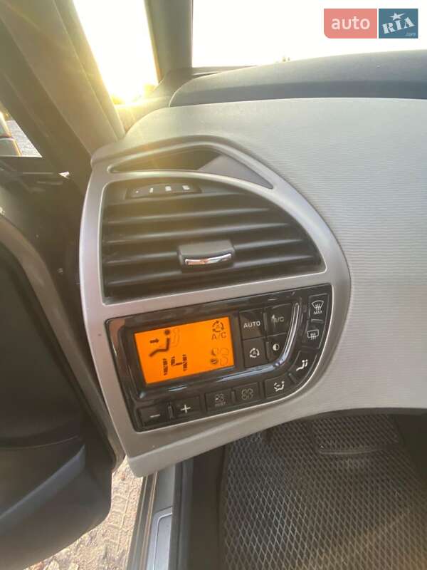 Микровэн Citroen C4 Picasso 2007 в Ирпене фото 29 Микровэн Citroen C4 Picasso 2007 в Ирпене