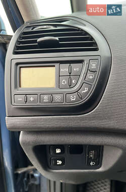 Микровэн Citroen C4 Picasso 2010 в 