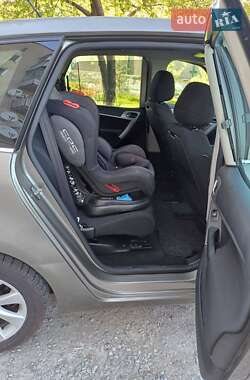 Микровэн Citroen C4 Picasso 2011 в 