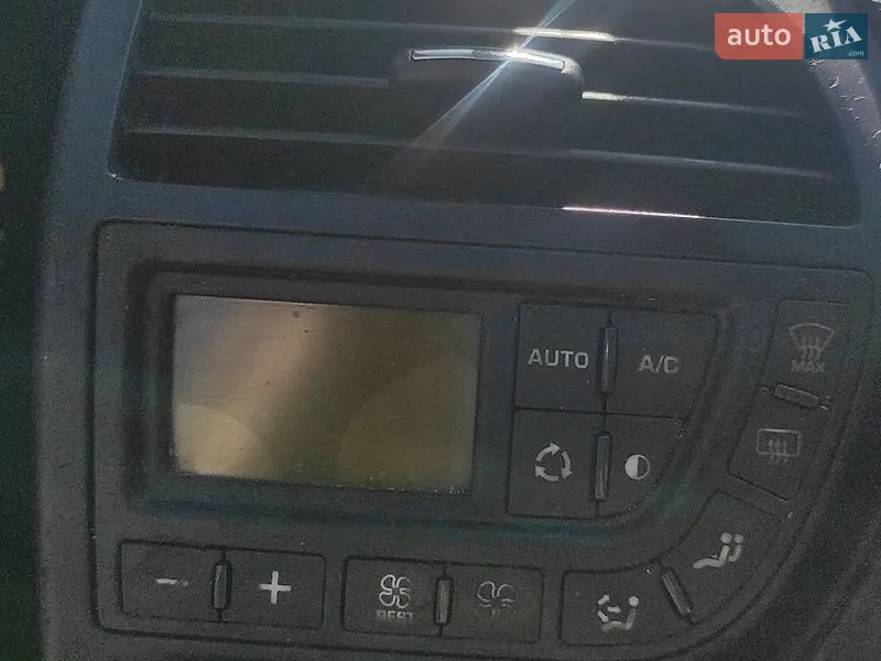 Citroen C4 Picasso 2008 VIN VF7UA9HZH45289935 фото оголошення 9 з 49