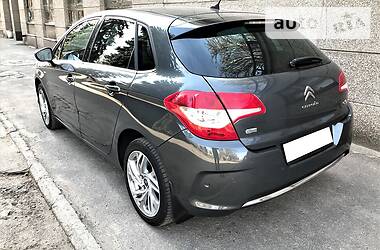 Хетчбек Citroen C4 2013 в 