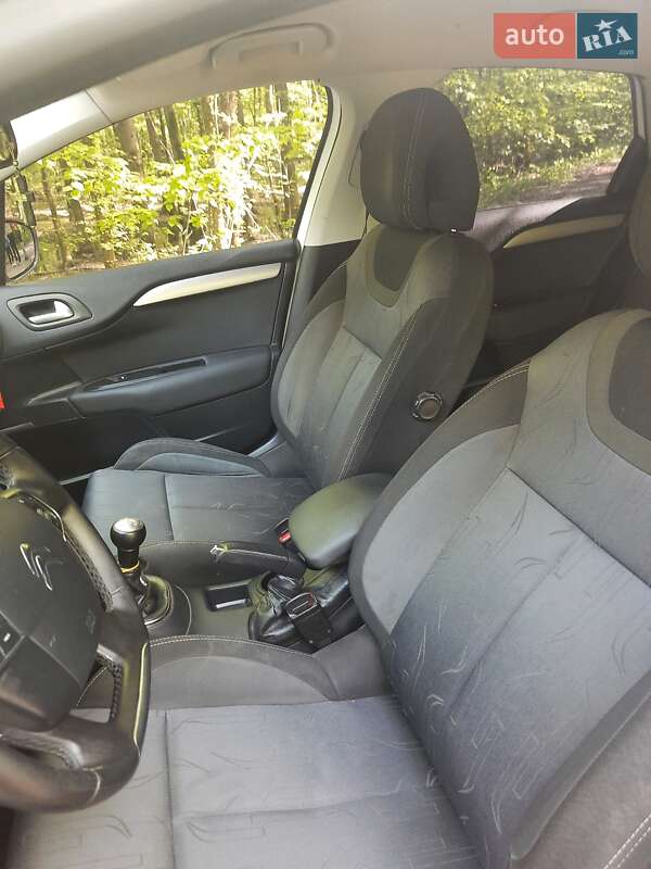 Хэтчбек Citroen C4 2013 в Мукачево