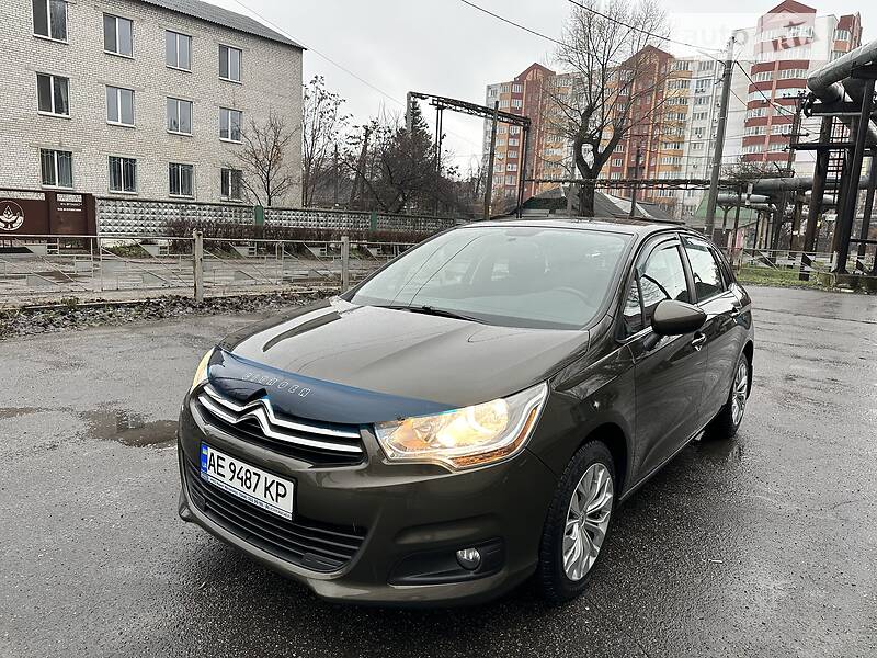 Хетчбек Citroen C4 2015 в Дніпрі