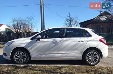 Хэтчбек Citroen C4 2014 в 