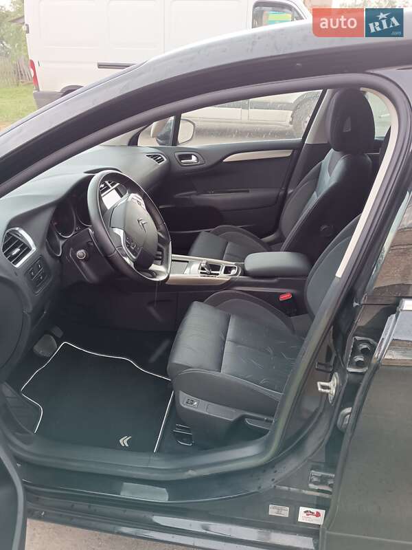 Хетчбек Citroen C4 2013 в Романіву