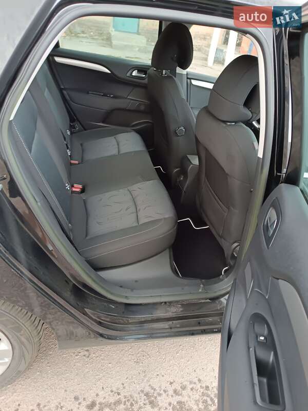 Хетчбек Citroen C4 2013 в Романіву