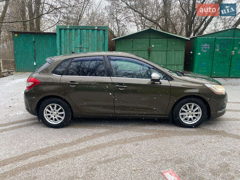 Хэтчбек Citroen C4 2013 в Киеве
