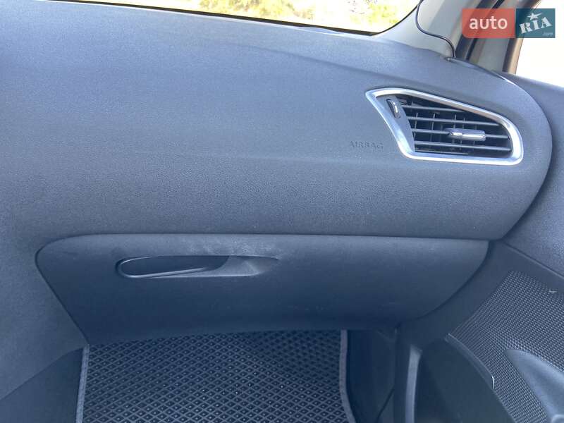 Хетчбек Citroen C4 2013 в Львові