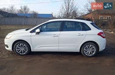 Хэтчбек Citroen C4 2014 в 