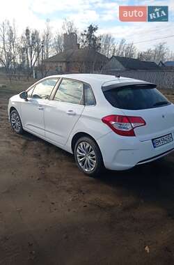 Хэтчбек Citroen C4 2014 в 
