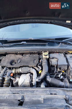 Хэтчбек Citroen C4 2013 в 