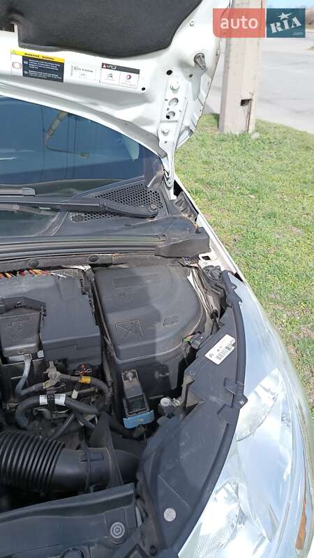 Хетчбек Citroen C4 2014 в Запоріжжі