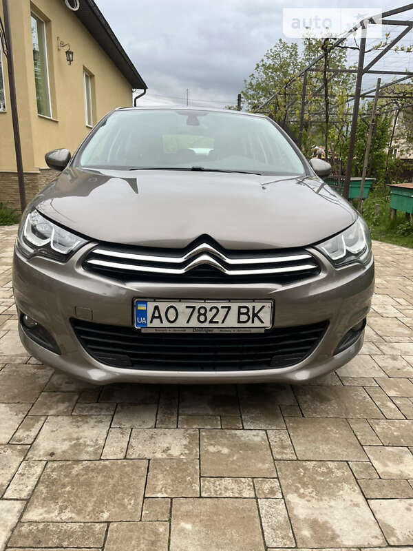 Хэтчбек Citroen C4 2016 в Ужгороде