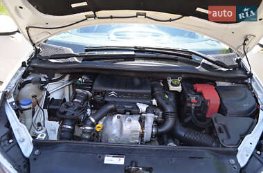 Хэтчбек Citroen C4 2010 в 