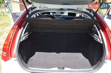 Хэтчбек Citroen C4 2010 в 