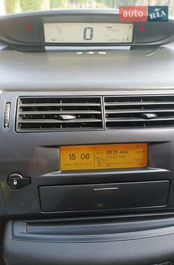 Хэтчбек Citroen C4 2009 в 
