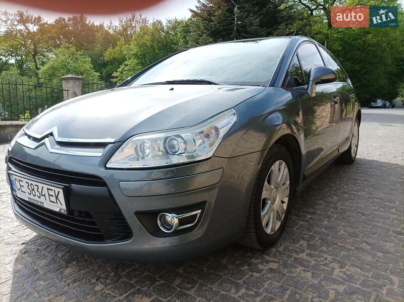 Хэтчбек Citroen C4 2009 в 