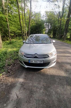 Хэтчбек Citroen C4 2012 в 