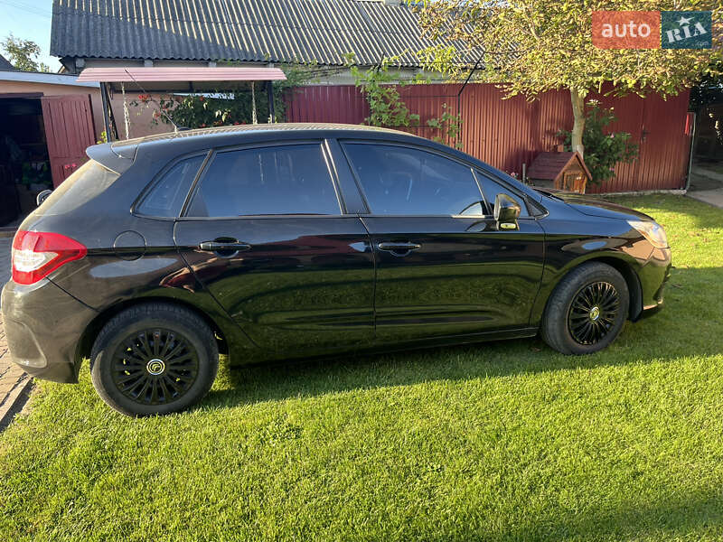 Хэтчбек Citroen C4 2013 в Демидовке