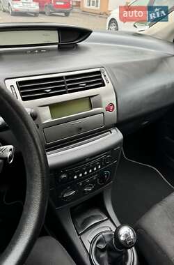 Хэтчбек Citroen C4 2009 в 