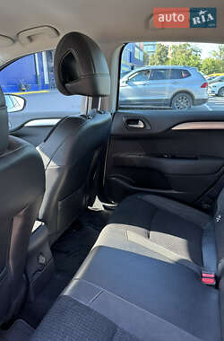 Хэтчбек Citroen C4 2014 в 