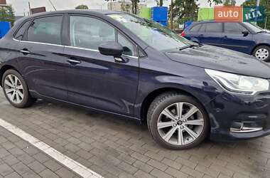 Хэтчбек Citroen C4 2015 в 