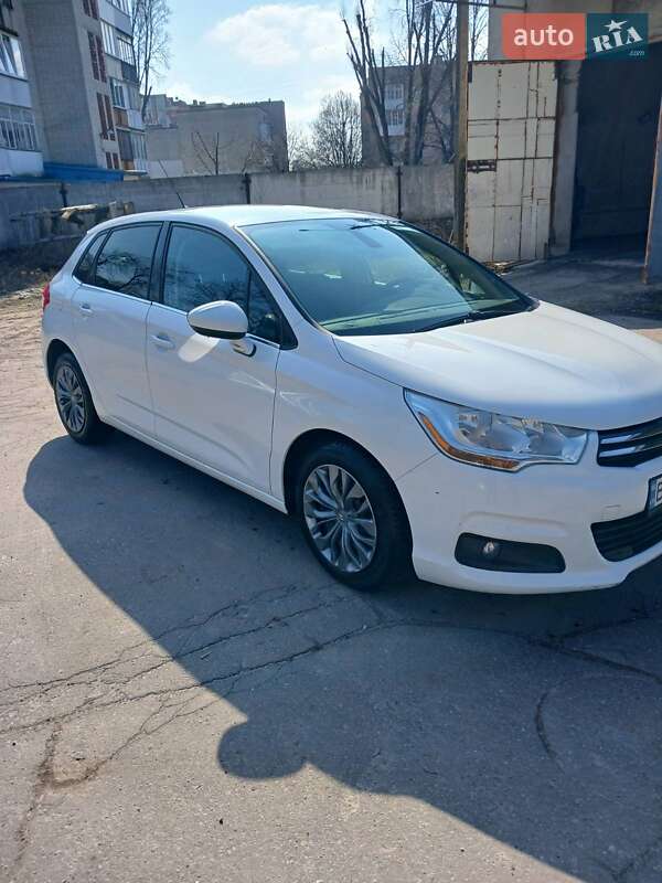 Хэтчбек Citroen C4 2011 в 