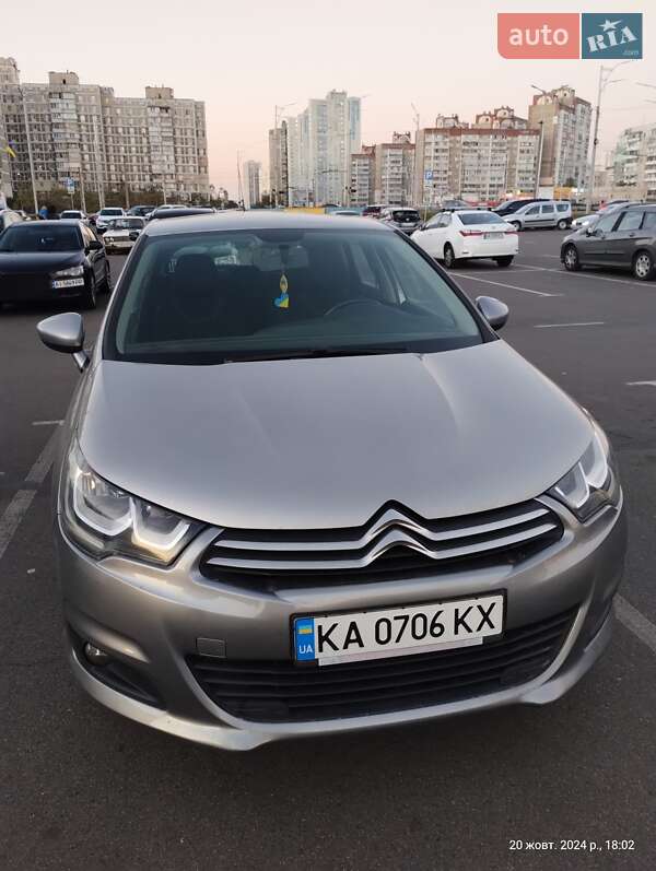 Хэтчбек Citroen C4 2015 в 